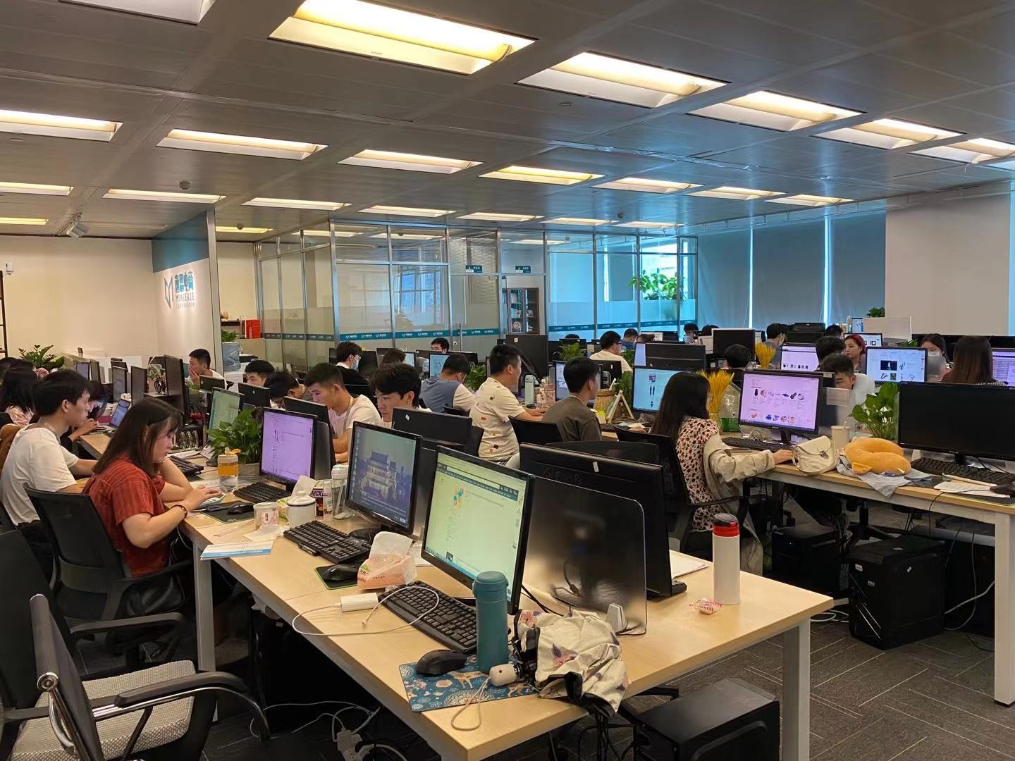 办公场所1.jpg