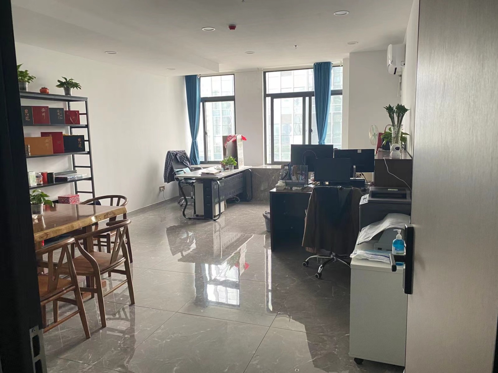 办公室2.jpg