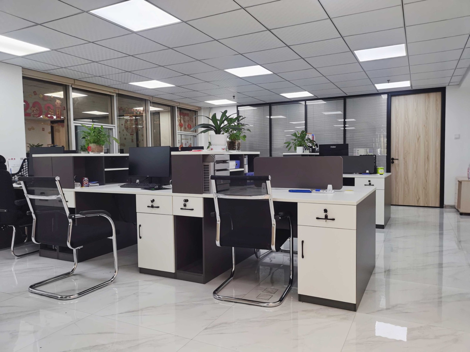 办公区1.jpg